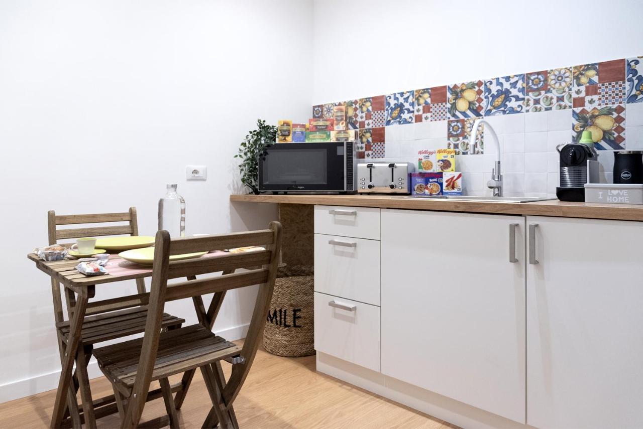 Civicocento Charming Rooms คาตาเนีย ภายนอก รูปภาพ