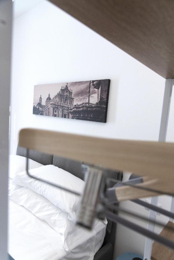 Civicocento Charming Rooms คาตาเนีย ภายนอก รูปภาพ