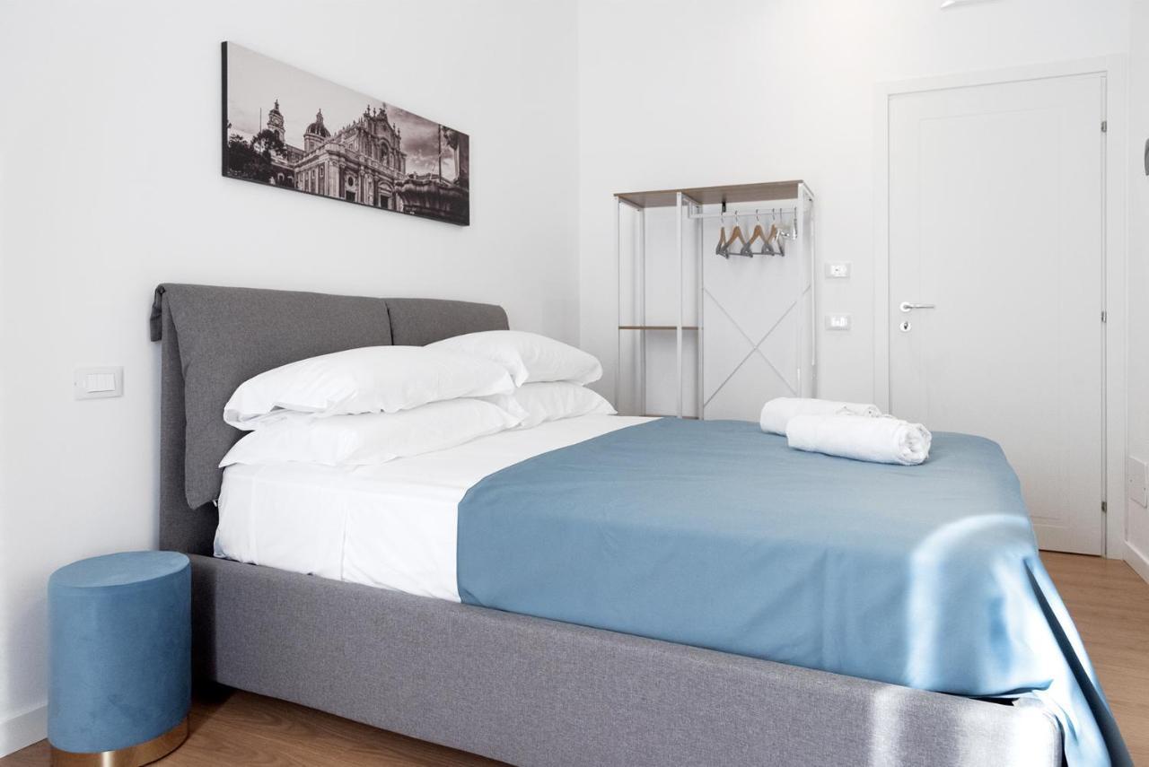 Civicocento Charming Rooms คาตาเนีย ภายนอก รูปภาพ