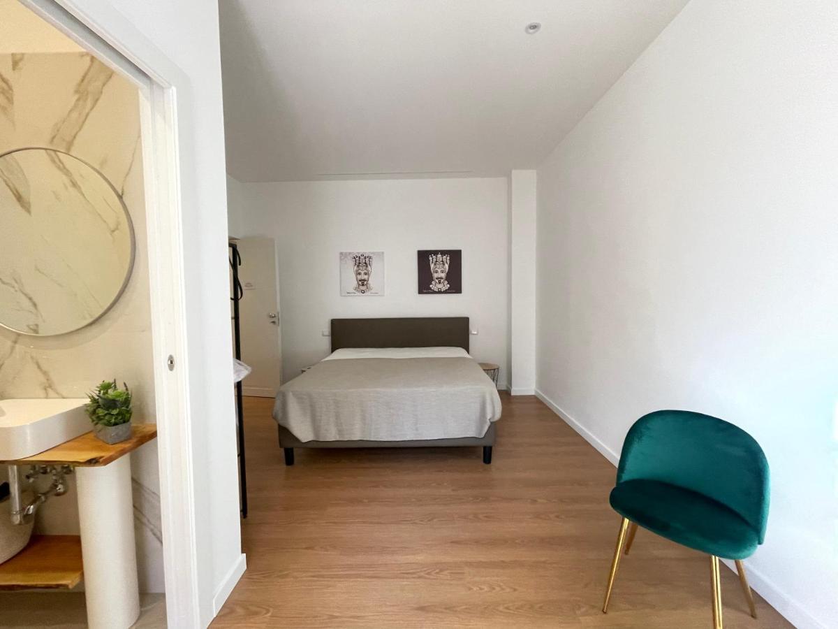 Civicocento Charming Rooms คาตาเนีย ภายนอก รูปภาพ